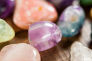 5 cristaux que vous pouvez utiliser pour soulager le stress et canaliser votre zen intérieur